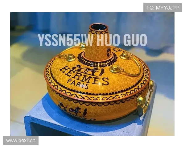 汪周雨训练完直接拎爱马仕去吃火锅？